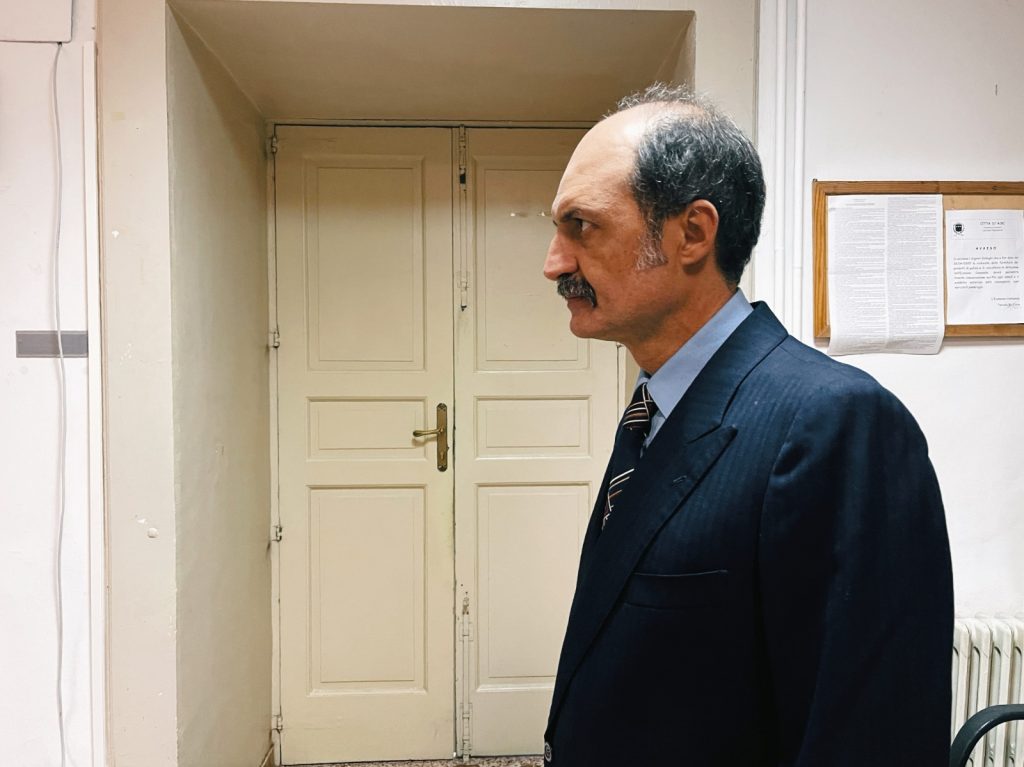 Ernesto Orrico interpreta il sostituto procuratore Belvedere