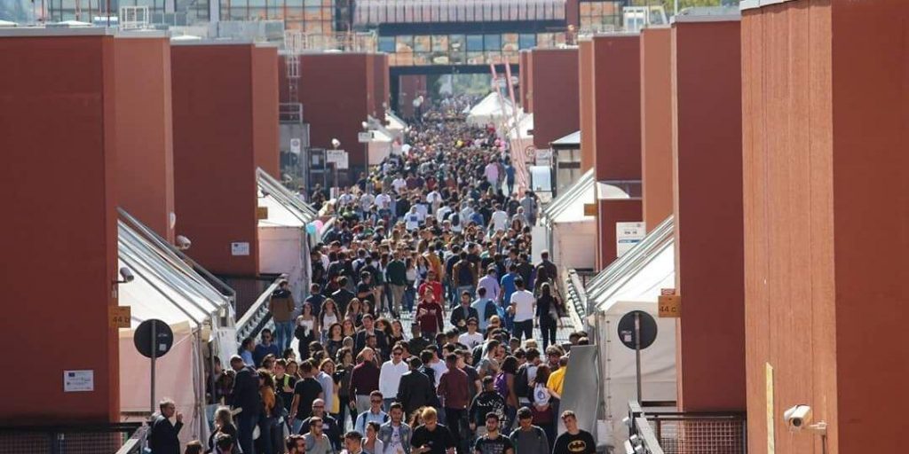 Studenti sul ponte Bucci all'Unical prima della pandemia